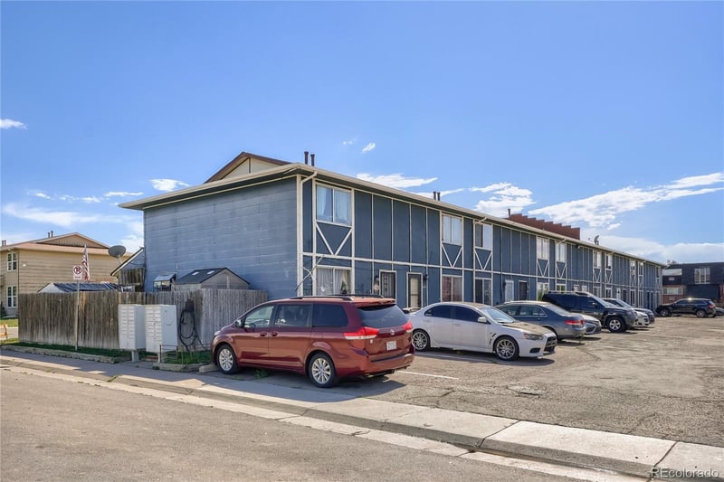 1435 Norfolk St, Aurora, CO 80011