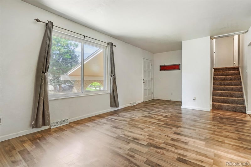 4646 Mobile Way, Aurora, CO 80015