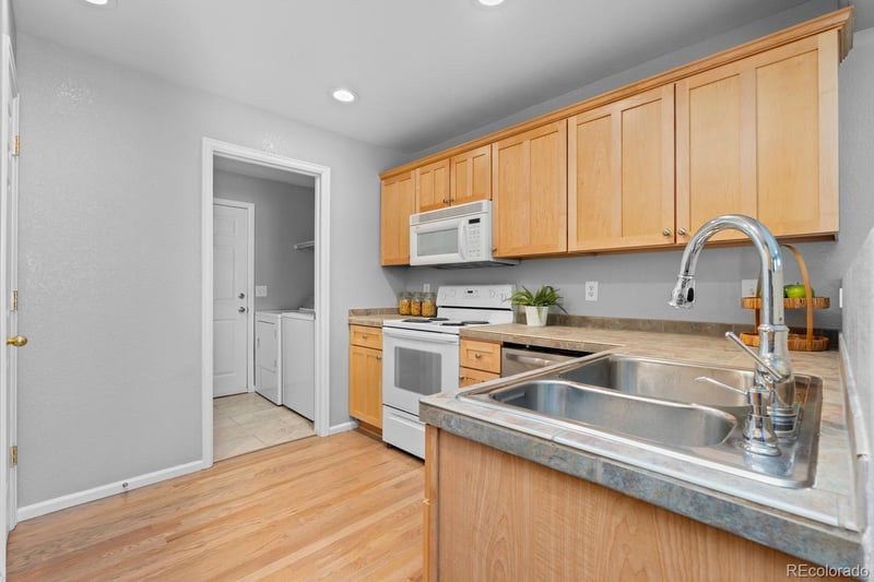 8019 S Kittredge Ct, Englewood, CO 80112
