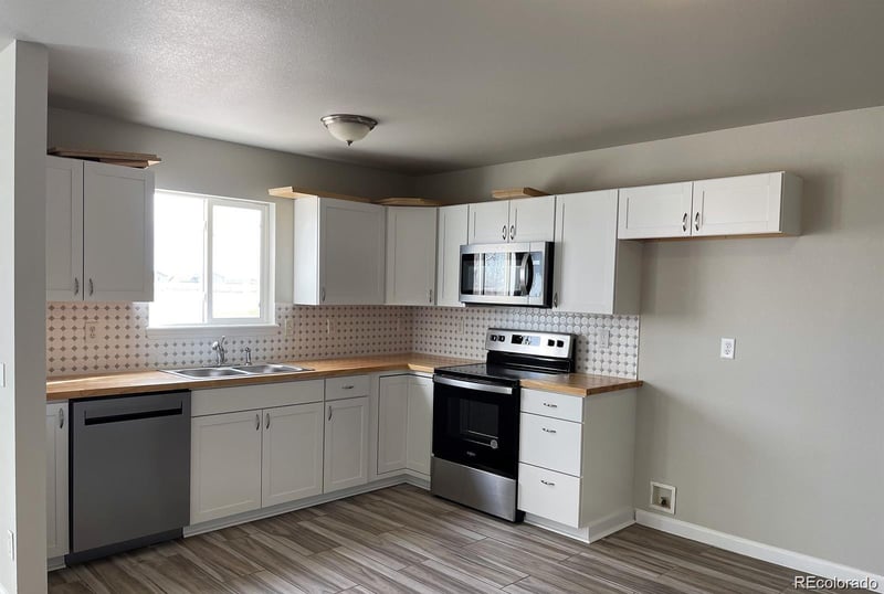 2445 Balsam Ave, Greeley, CO 80631