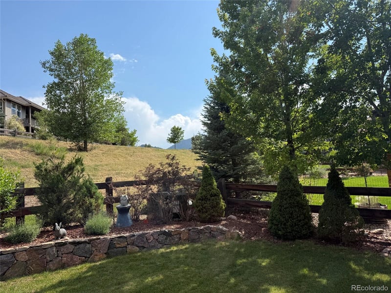 15928 Weaver Gulch Dr, Morrison, CO 80465