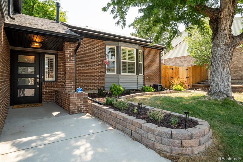 9425 W Geddes Pl, Littleton, CO 80128