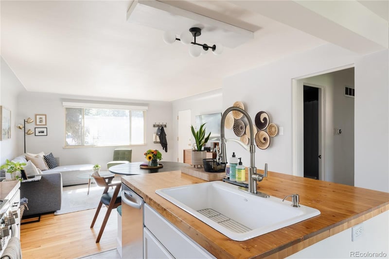 725 S Alcott St, Denver, CO 80219