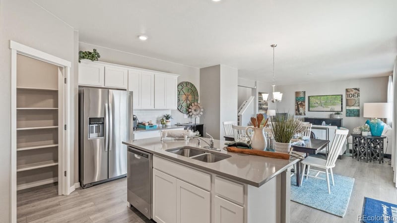 1368 Sunrise Hill Dr, Berthoud, CO 80513