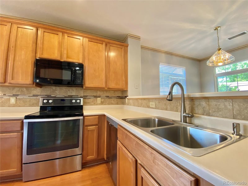 4419 Jebel Ln, Aurora, CO 80015