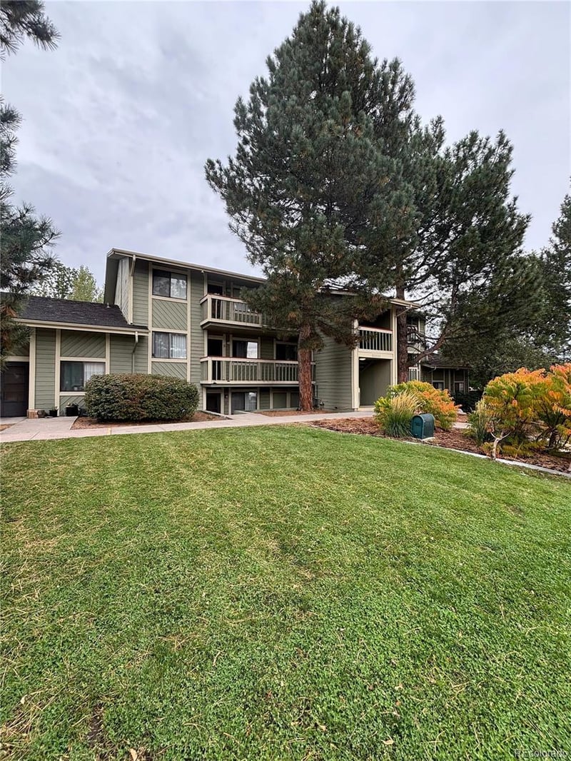 10635 7th Ave #6, Lakewood, CO 80215