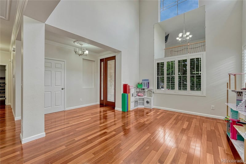 5050 Riviera Ct, Aurora, CO 80015