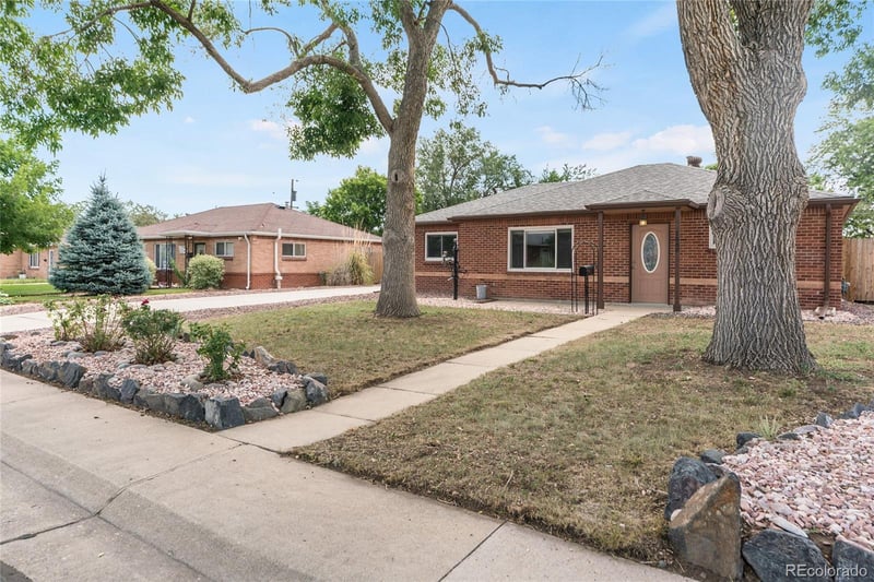 1560 Pueblo Ct, Thornton, CO 80229