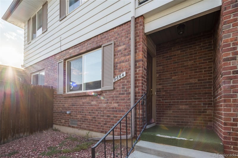9864 Orangewood Dr, Denver, CO 80260