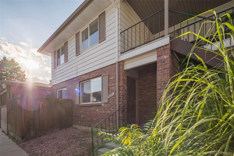 9864 Orangewood Dr, Denver, CO 80260