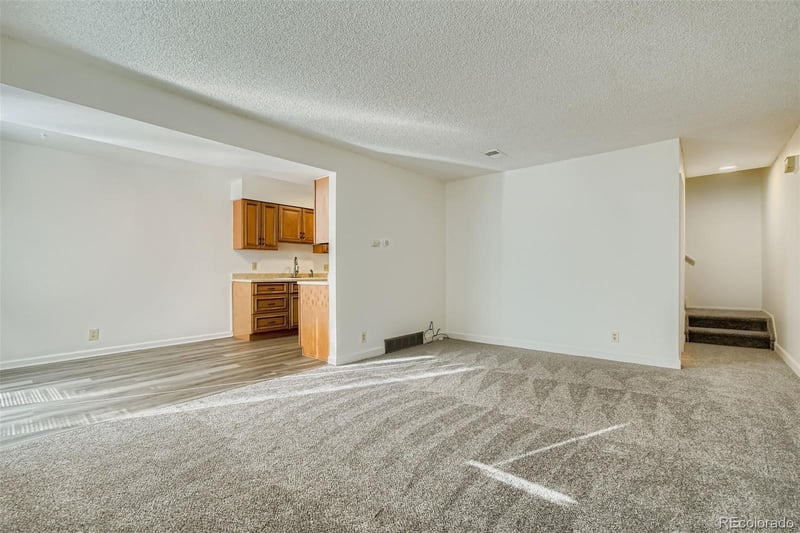 9864 Orangewood Dr, Denver, CO 80260