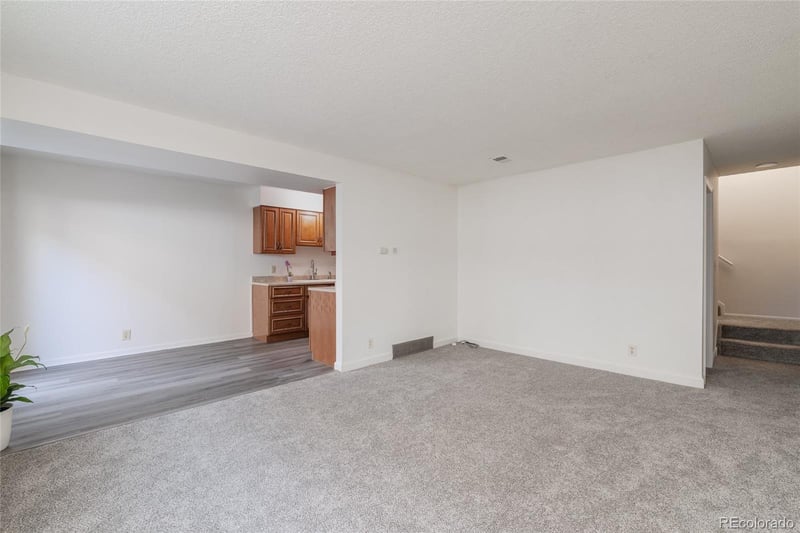 9864 Orangewood Dr, Denver, CO 80260