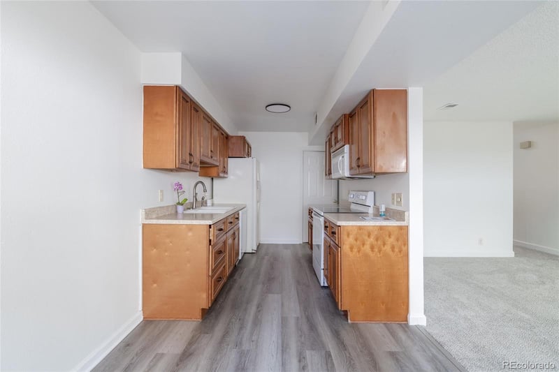 9864 Orangewood Dr, Denver, CO 80260