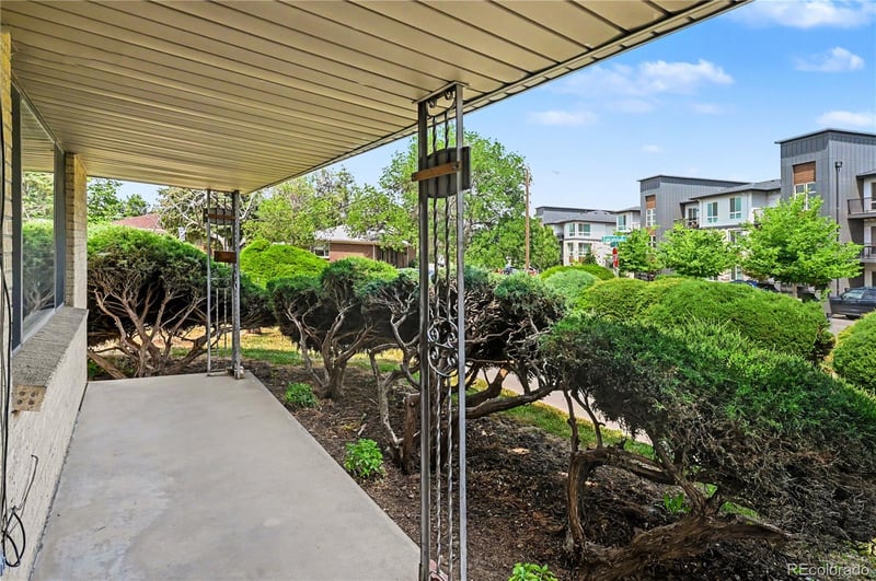 2398 Oakland St, Aurora, CO 80010