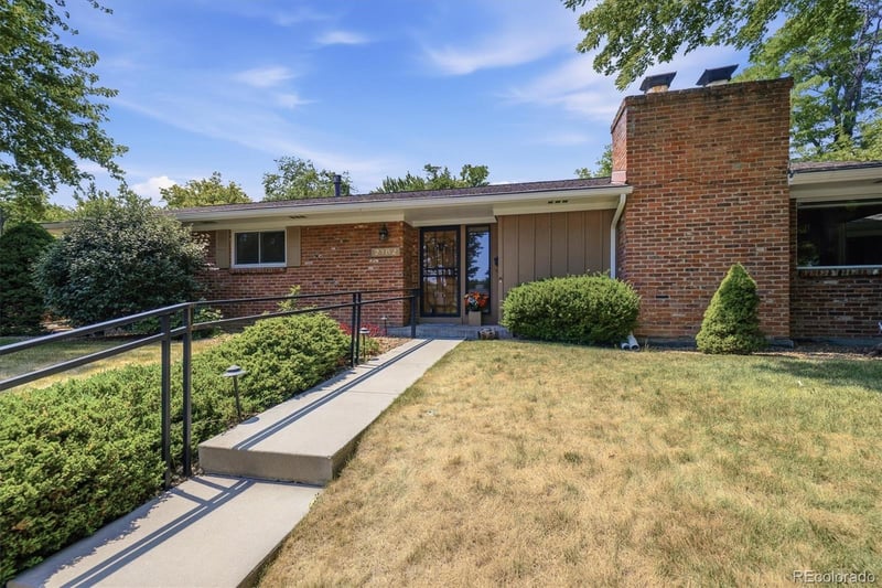 2182 W Briarwood Ave, Littleton, CO 80120