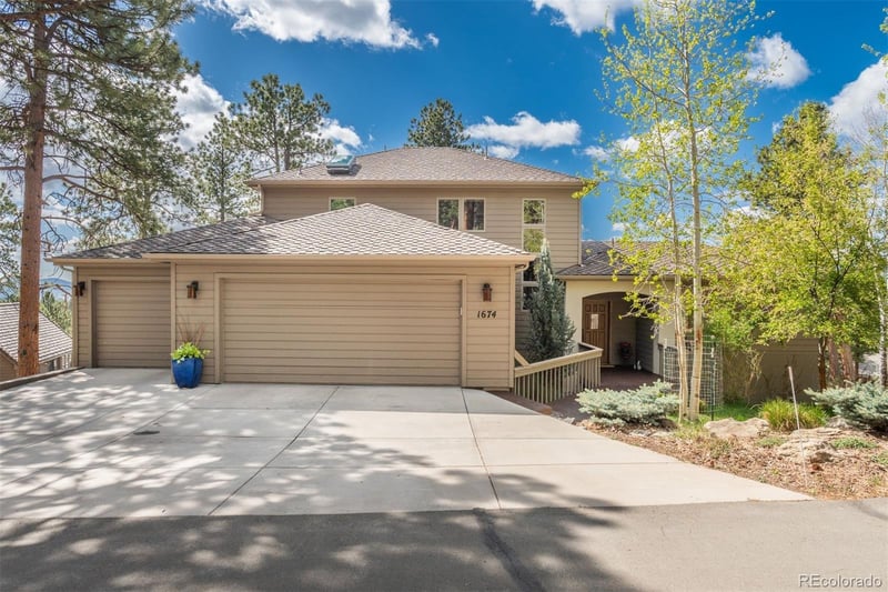 1674 Tamarac Dr, Golden, CO 80401