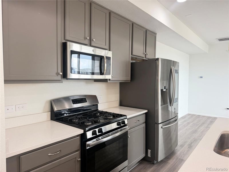 587 Richfield St, Aurora, CO 80017