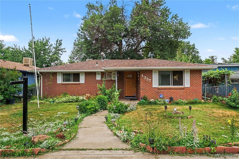 1337 Sharpe Pl, Longmont, CO 80501