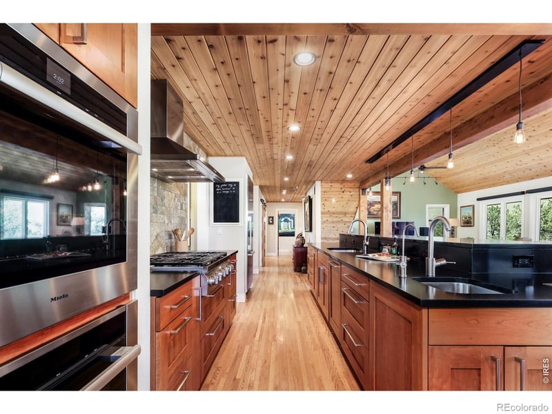 300 Colard Ln, Lyons, CO 80540