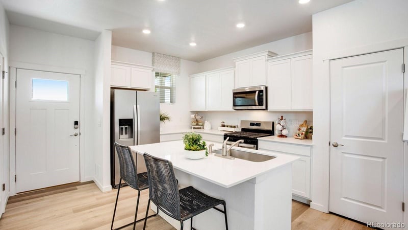 930 Red Star Ln, Johnstown, CO 80534