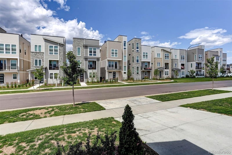 5234 Queen Ct, Arvada, CO 80002