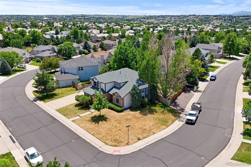 5807 Espana St, Aurora, CO 80015