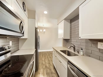 190 E Highline Cir #202, Centennial, CO 80122