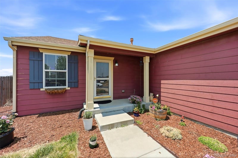 923 Stagecoach Ave, Brighton, CO 80603
