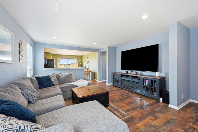 923 Stagecoach Ave, Brighton, CO 80603
