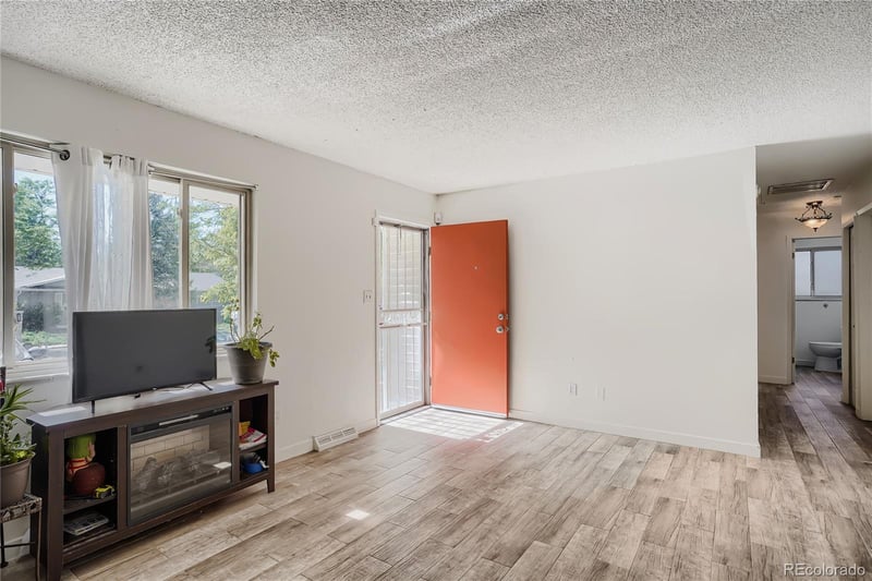 1236 Olathe St, Aurora, CO 80011