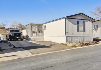 9400 Elm Ct Lot 669, Denver, CO 80260