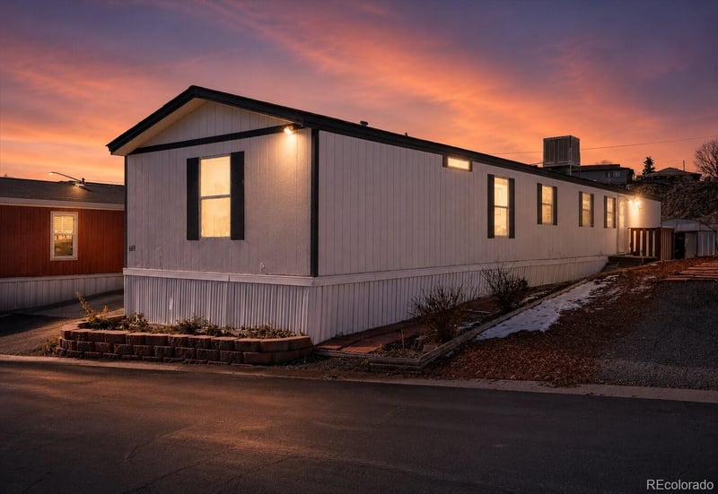 9400 Elm Ct Lot 669, Denver, CO 80260