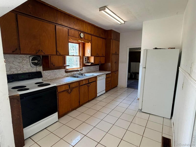 212 2nd St, Iliff, CO 80736