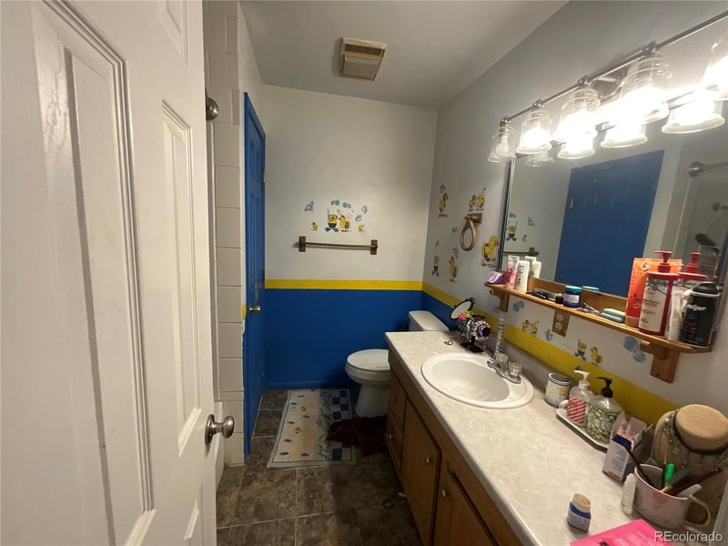 1163 Kirkwood Dr, Pueblo, CO 81007