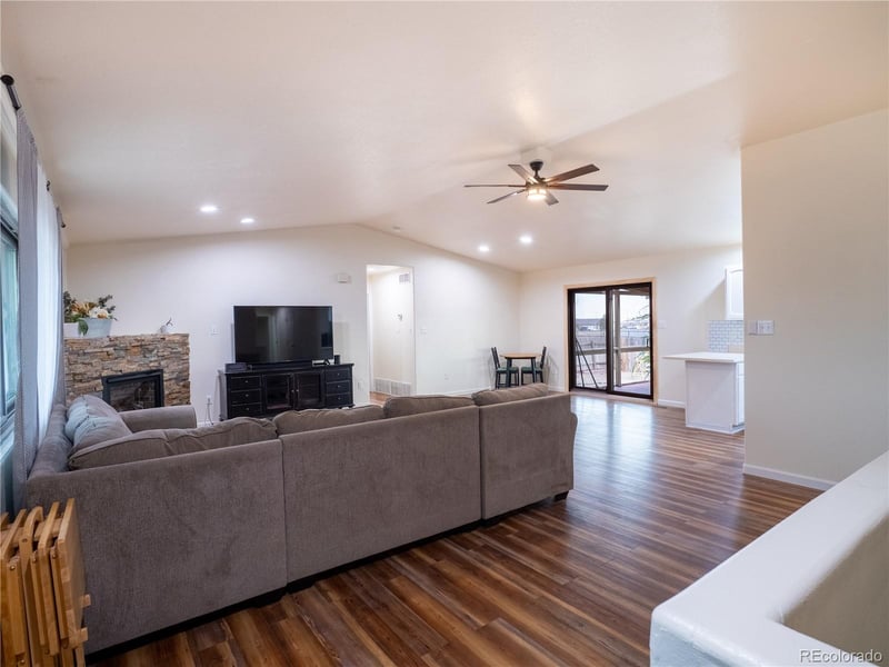 496 E Earl Dr, Pueblo West, CO 81007