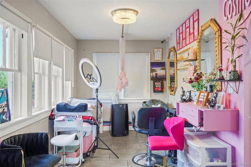1530 Geneva St, Aurora, CO 80010