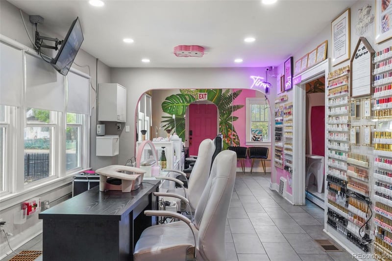 1530 Geneva St, Aurora, CO 80010
