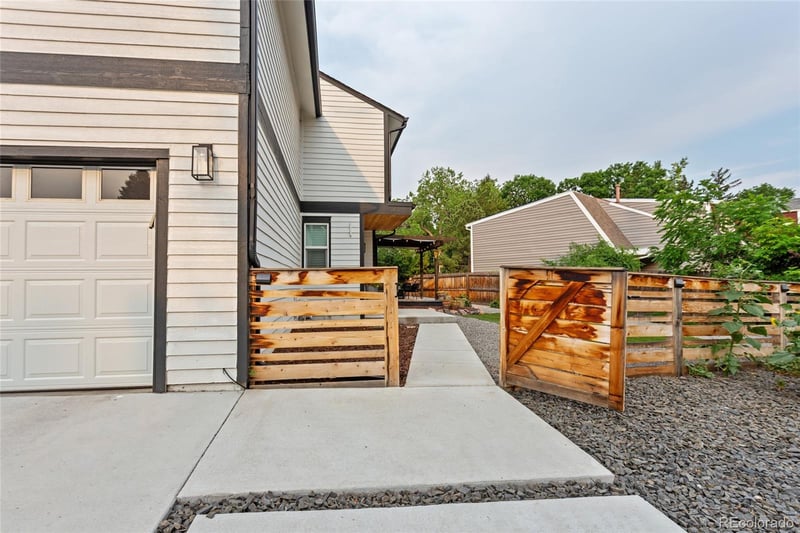 1034 Peakview Cir, Littleton, CO 80120