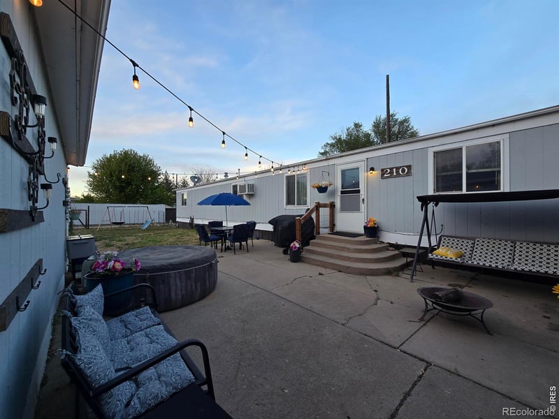 210 Oak St, Log Lane Village, CO 80705