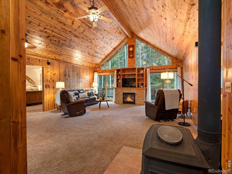 1035 Streamside Dr, Drake, CO 80515