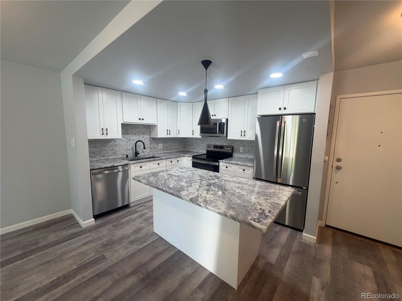13952 Marina Dr #104, Aurora, CO 80014