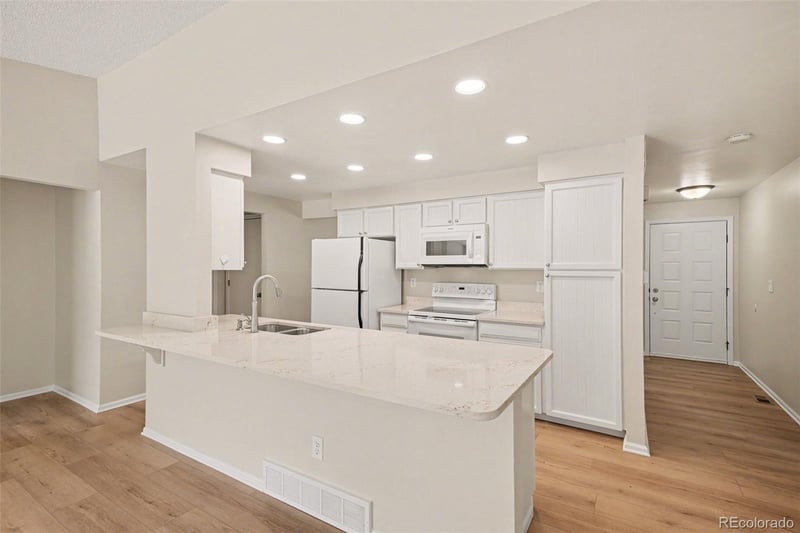 3638 Bahama St, Aurora, CO 80013