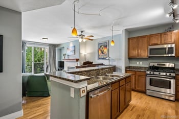 9079 E Panorama Cir #102, Englewood, CO 80112