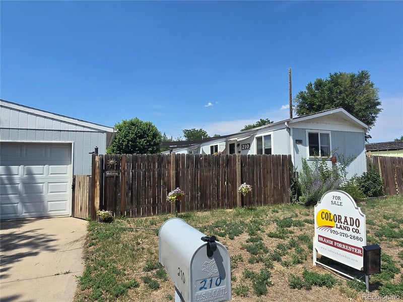 210 Oak St, Log Lane Village, CO 80705
