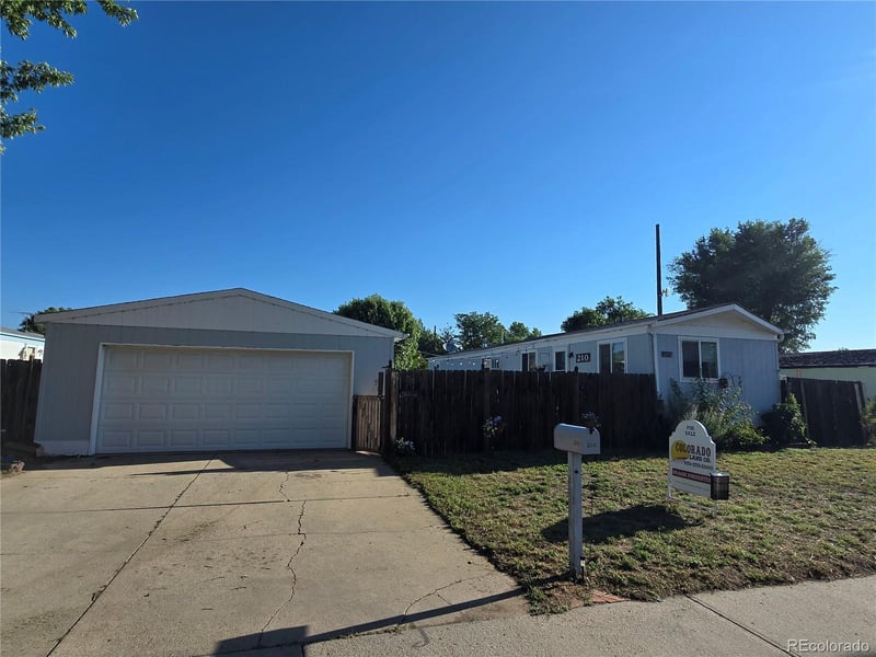 210 Oak St, Log Lane Village, CO 80705