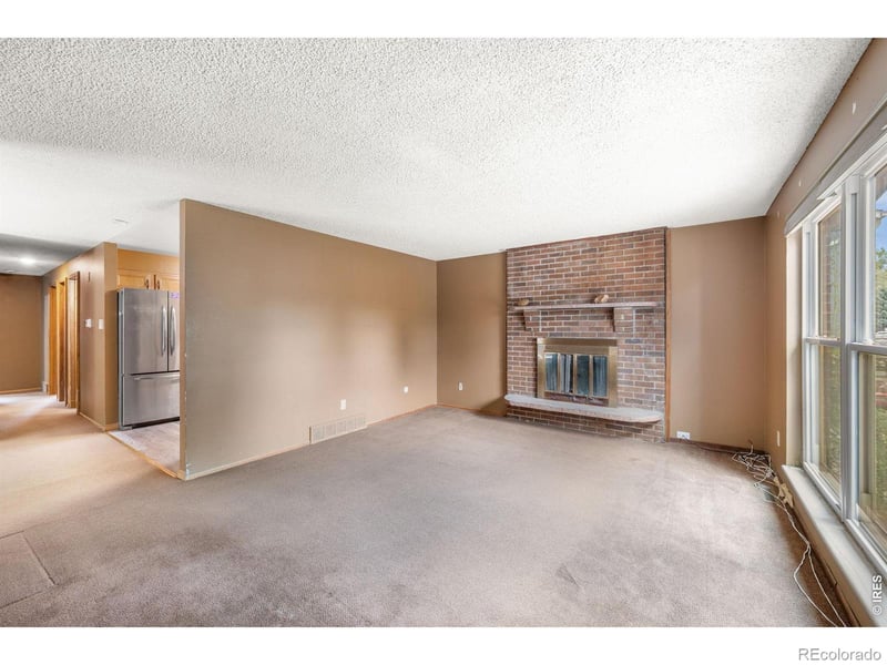 707 Hilltop St, Longmont, CO 80504