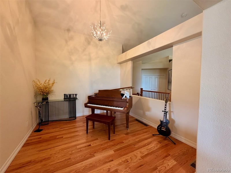 26804 Mineral Dr, Aurora, CO 80016