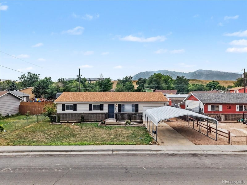 1076 Maxwell St, Colorado Springs, CO 80906
