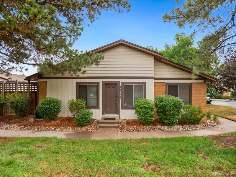 3695 Kittredge St #E, Aurora, CO 80013