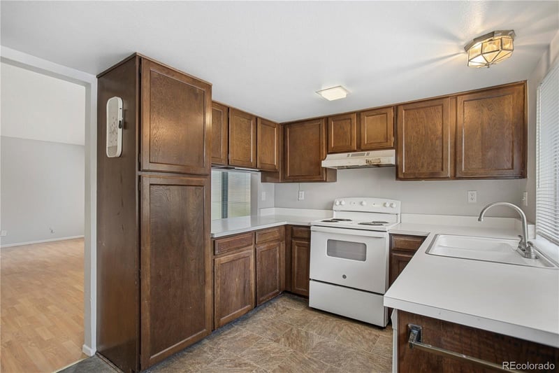 3695 Kittredge St #E, Aurora, CO 80013